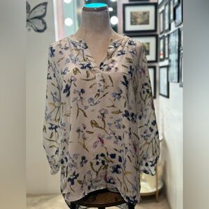 Romantic Watercolor Floral Blouse – Flowy & Feminine